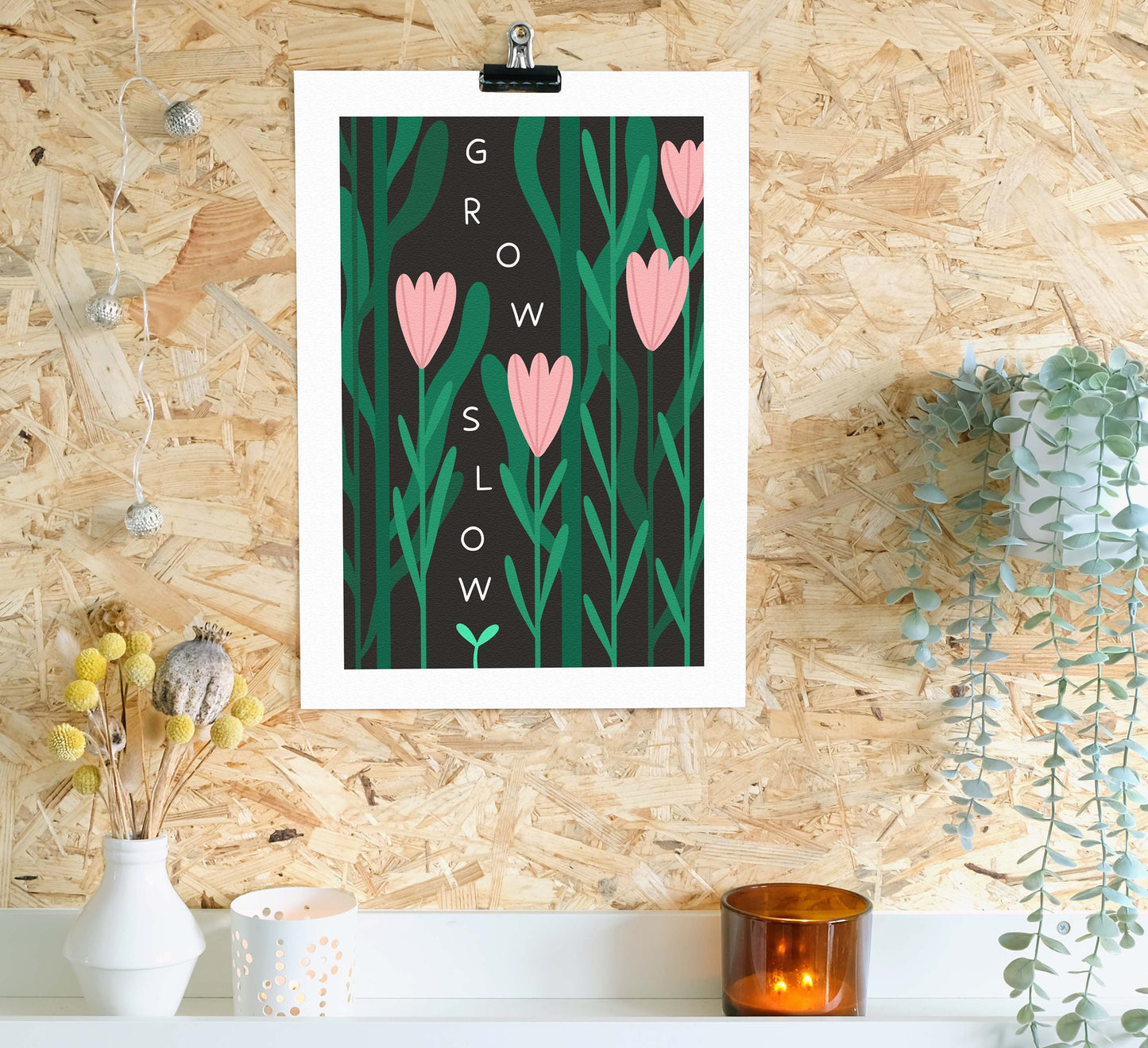 Celebrate slow and mindful living with this floral artwork! Hochwertige, von einer unabhängigen Künstlerin gestaltete Wandkunst und Drucke für dein Zuhause, perfekt, um ein wenig Natur in jeden Wohnraum zu bringen! Nachhaltig auf Bestellung gefertigt. High-quality, independently designed wall-art and prints for your home, perfect for bringing a little nature into any living space! Sustainably made-to-order.