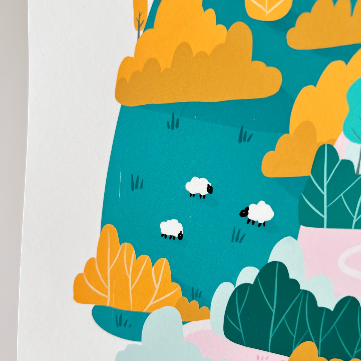 Wunderschöner Druck eines kleinen Hauses in einer verträumten, farbenfrohen Landschaft. Hochwertige, von einer unabhängigen Künstlerin gestaltete Wandkunst und Drucke für dein Zuhause, perfekt, um ein wenig Natur in jeden Wohnraum zu bringen! Art print of a little house in a dreamy, colourful landscape. High-quality, independently designed wall-art and prints for your home, perfect for bringing a little nature into any living space!Low-waste, sustainable, imperfect prints sale!